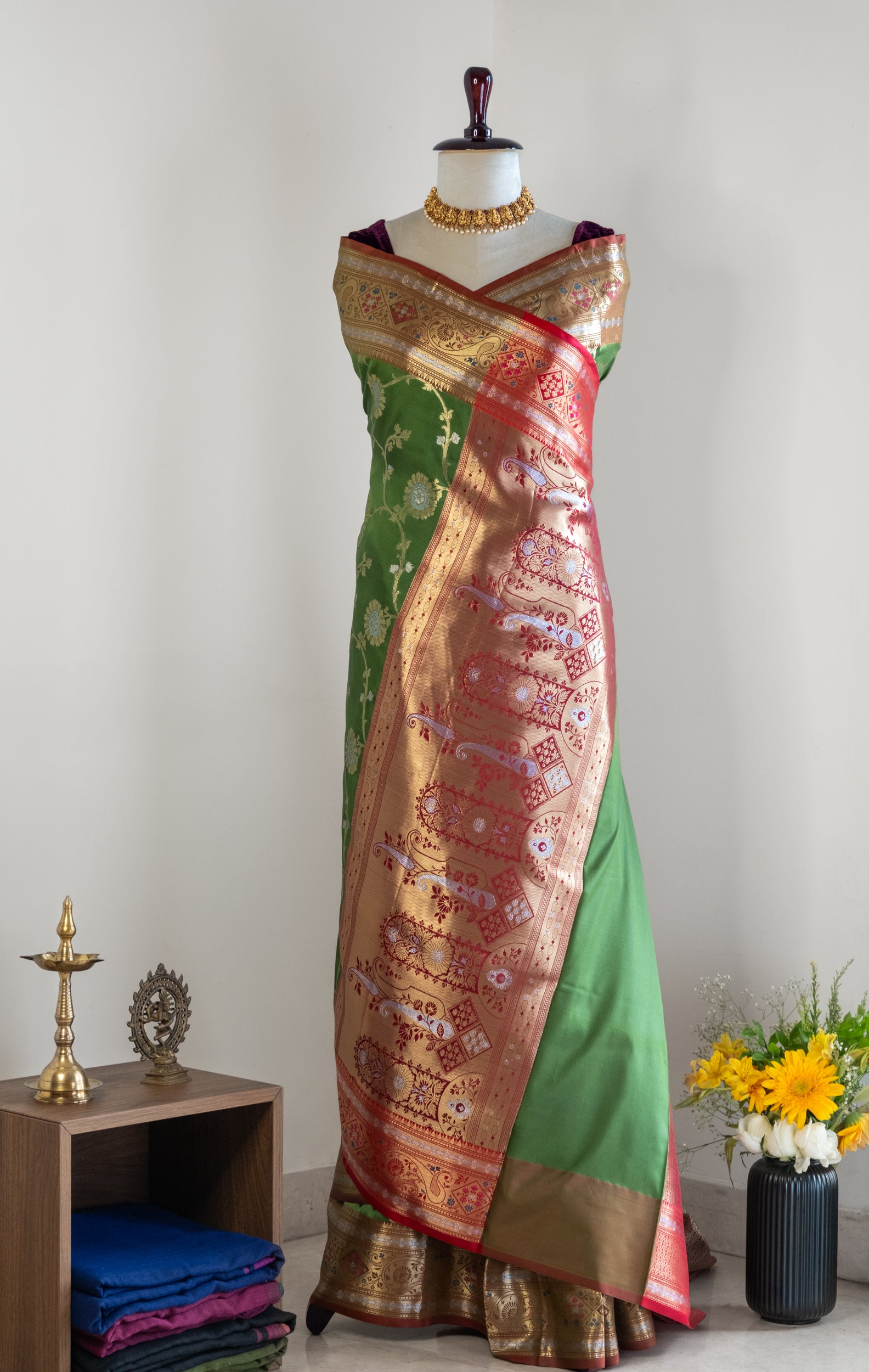 Aarohi Banarasi Saree- Jagmag