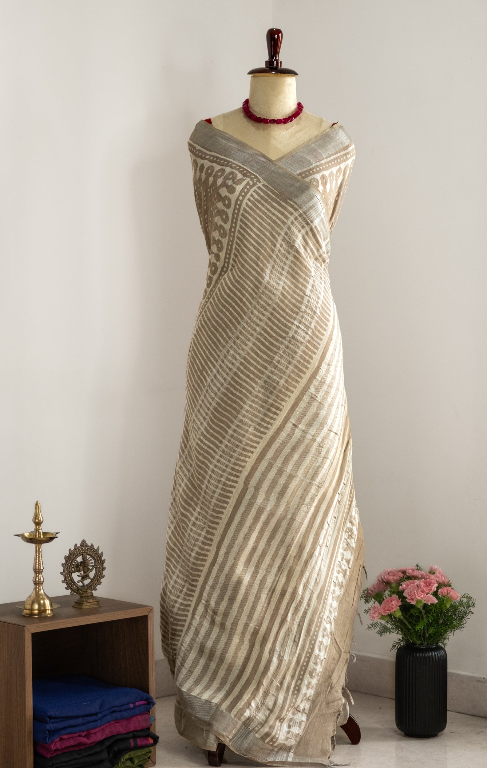 Praśānti Hand block Linen Saree- Tisi