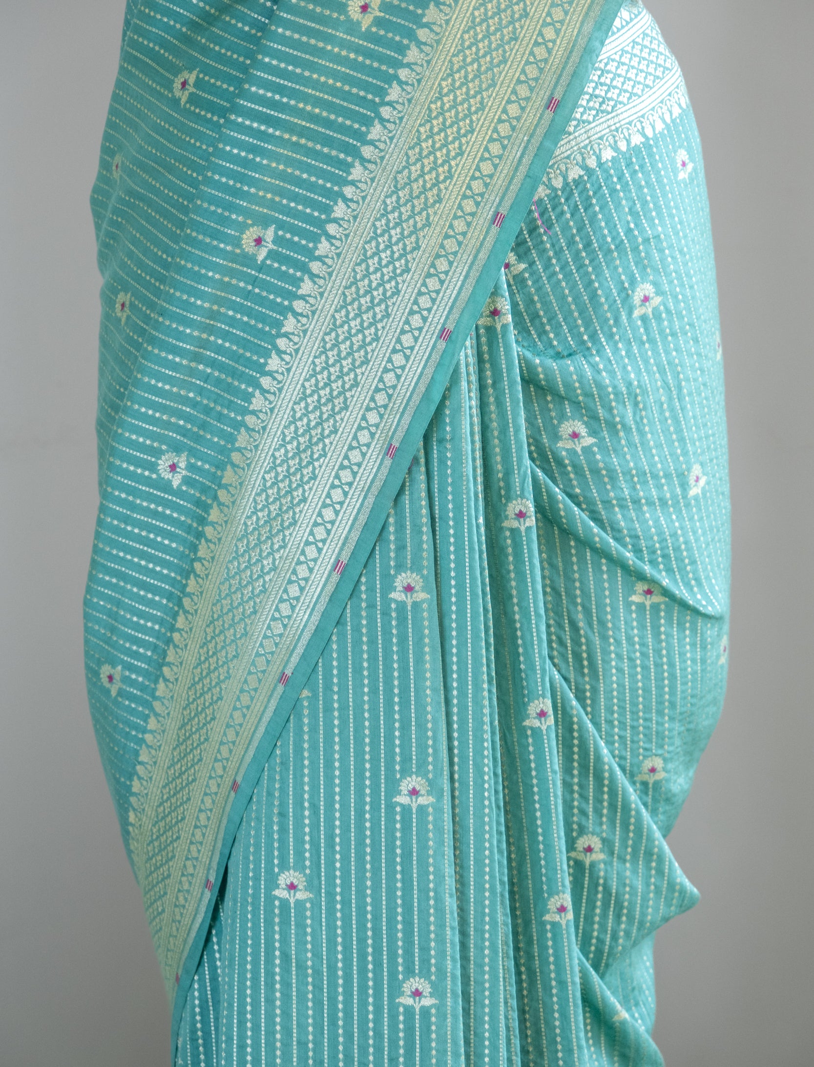 Amara Banarasi Handloom Saree- Jagmag
