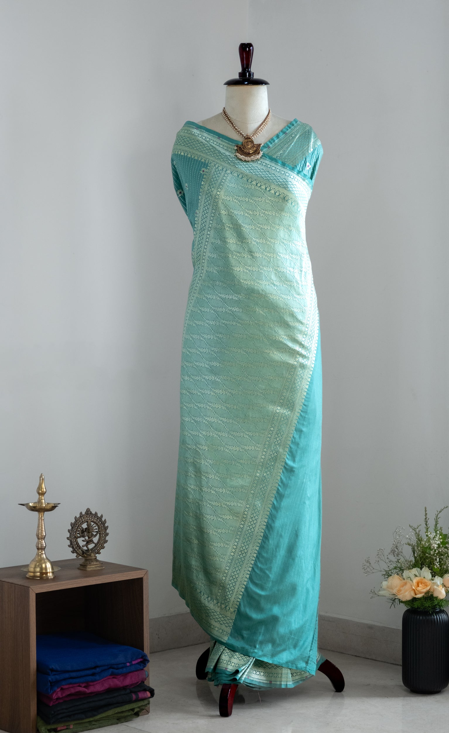 Amara Banarasi Handloom Saree- Jagmag