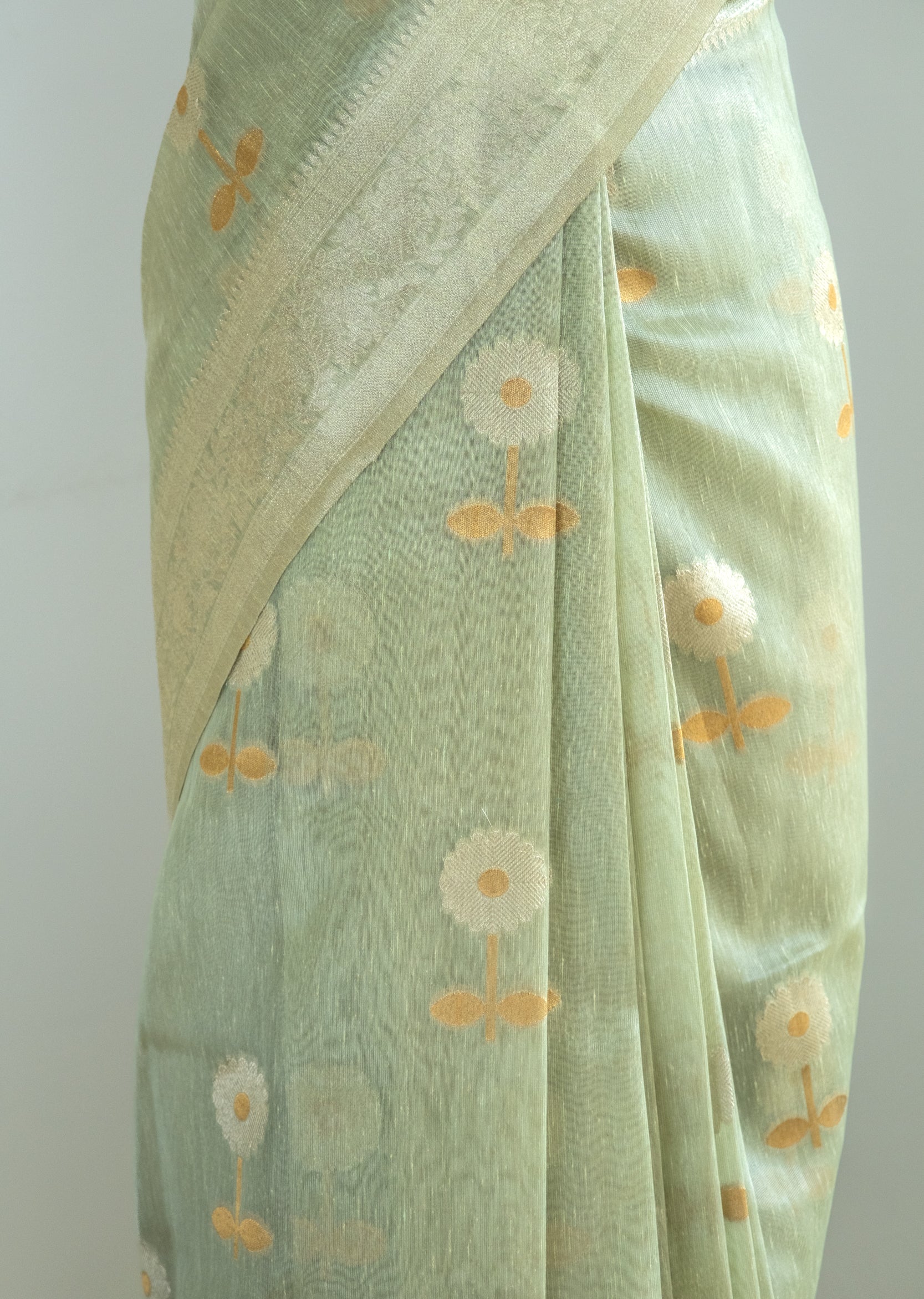 Sunehriya Linen Tissue Saree- Jagmag