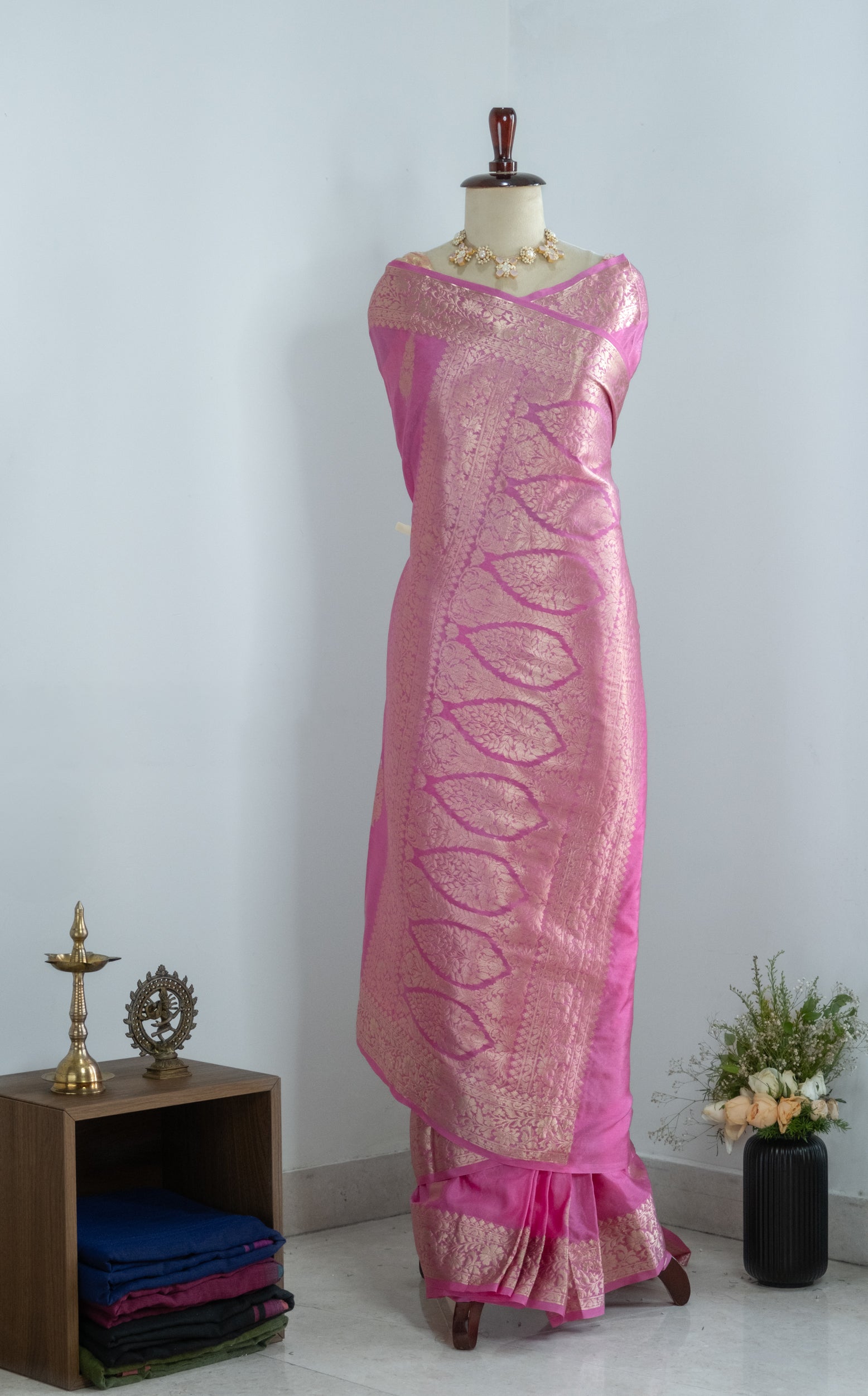 Saanvi Banarasi Saree- Jagmag