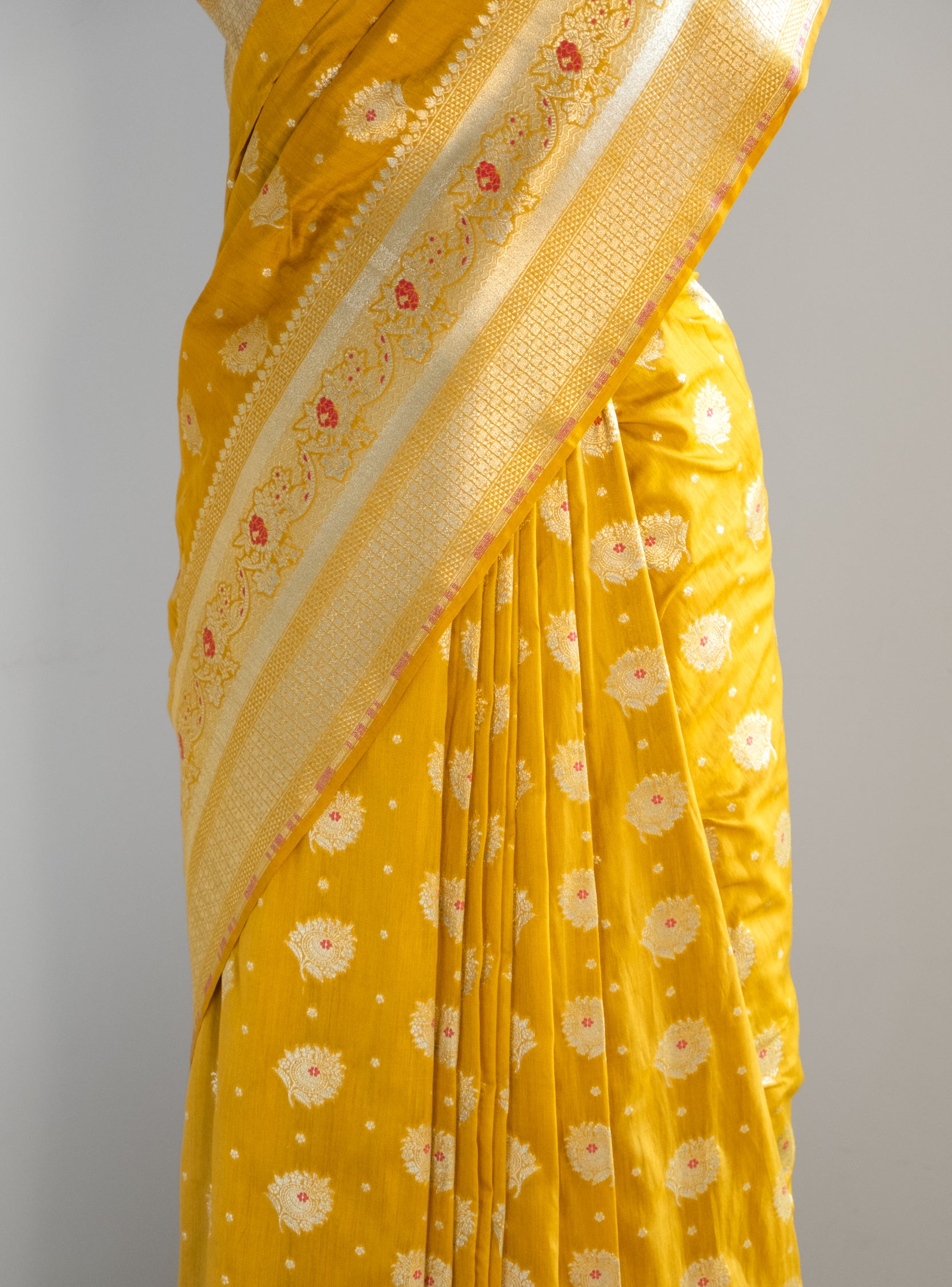 Tanirika Banarasi Handloom Saree- Jagmag