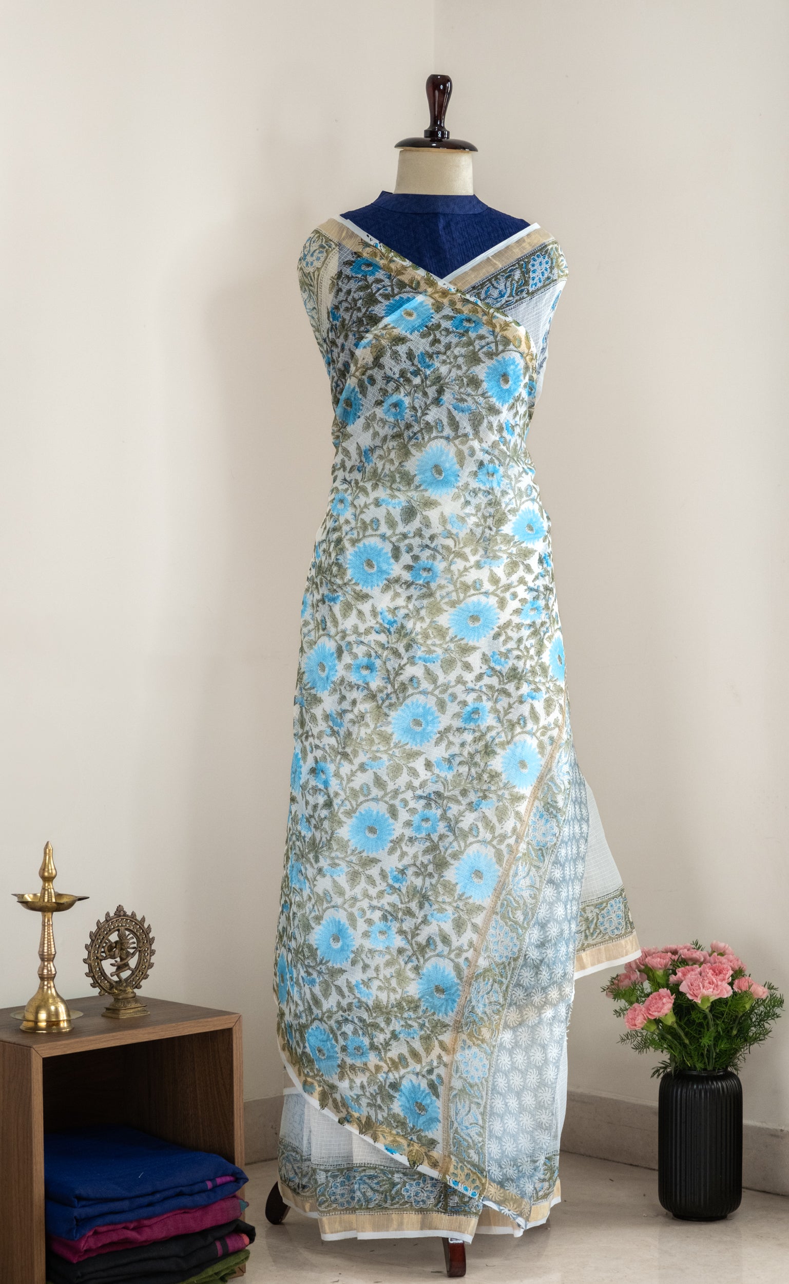 Saphed Hand block Kota Doria Saree- Nazaakat