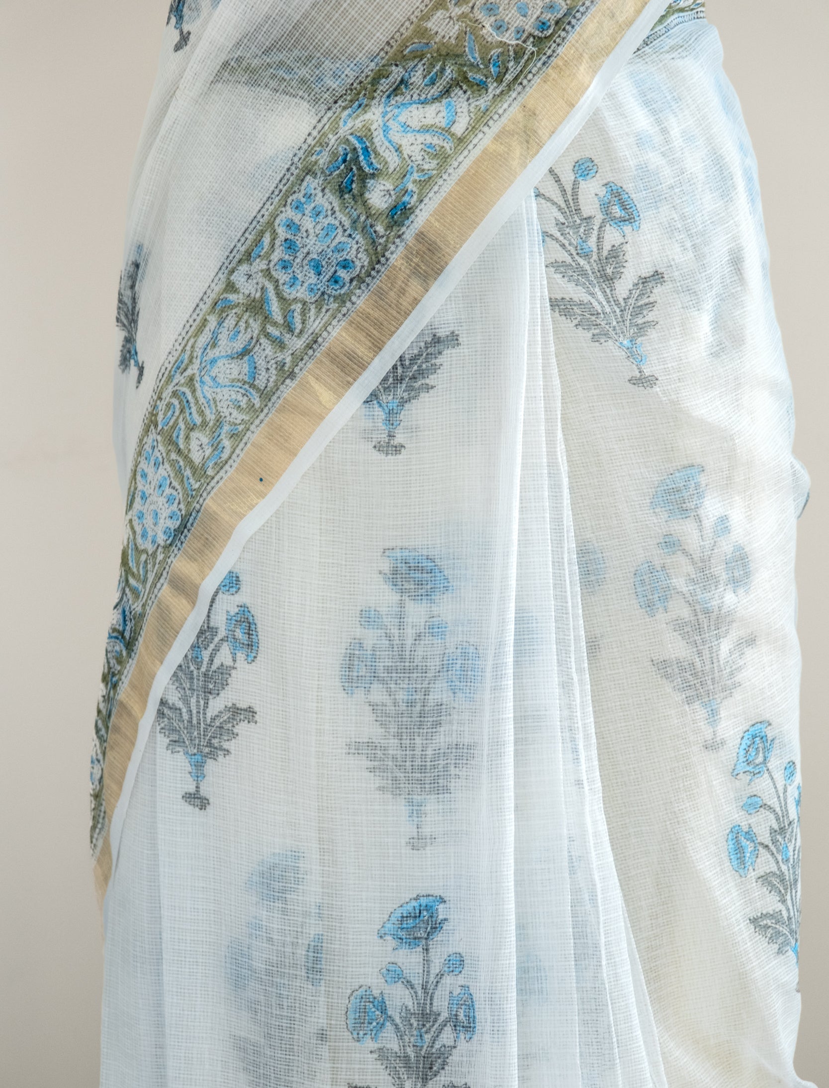Saphed Hand block Kota Doria Saree- Nazaakat