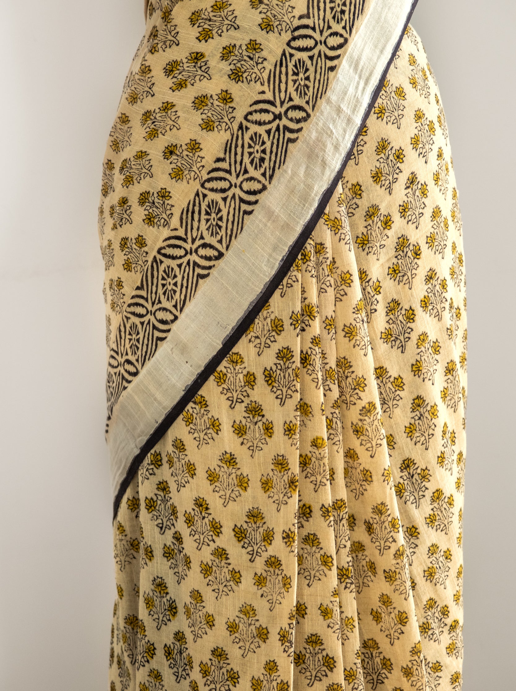Dhoop Hand block Linen Saree- Tisi