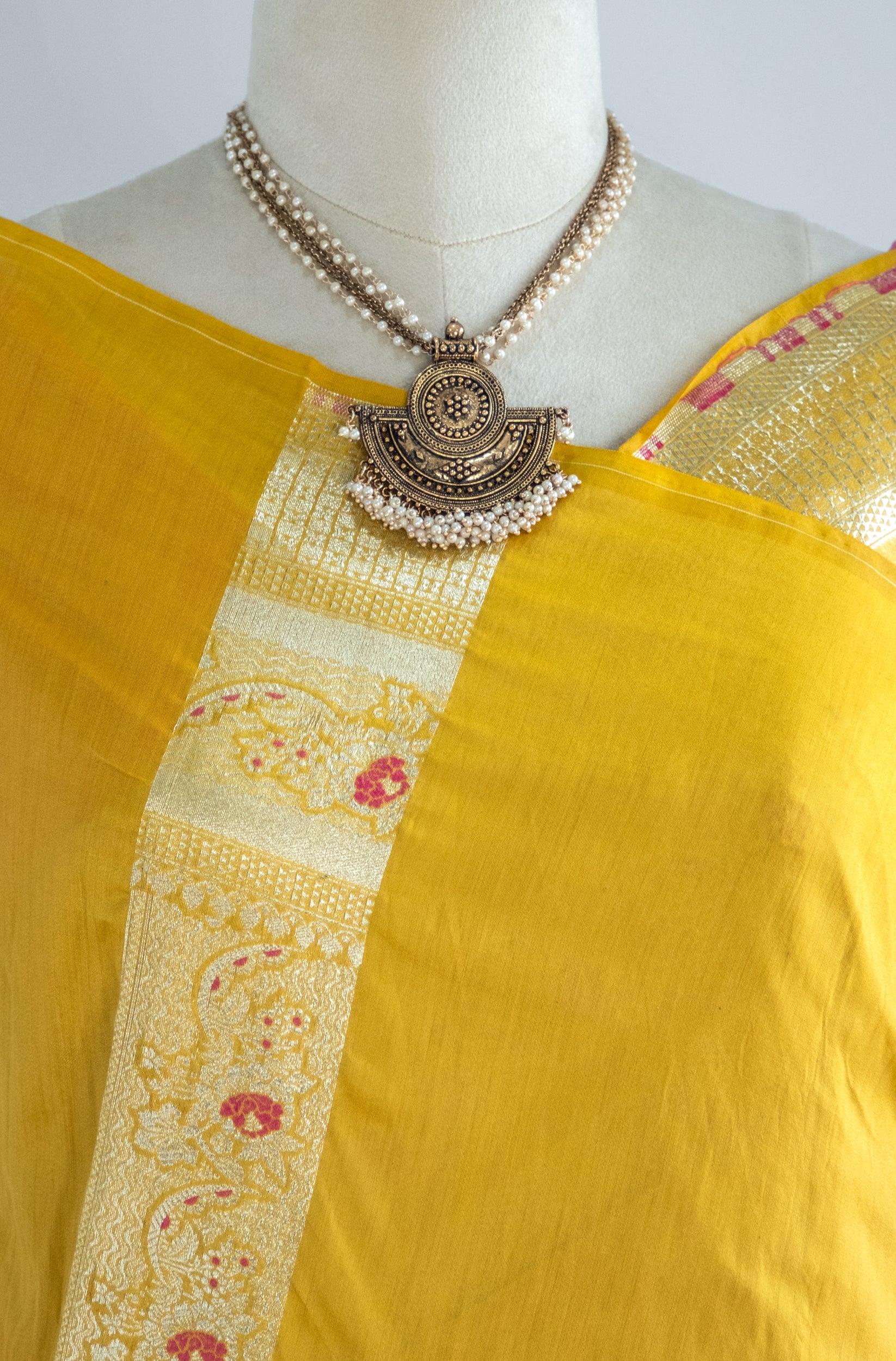 Tanirika Banarasi Handloom Saree- Jagmag