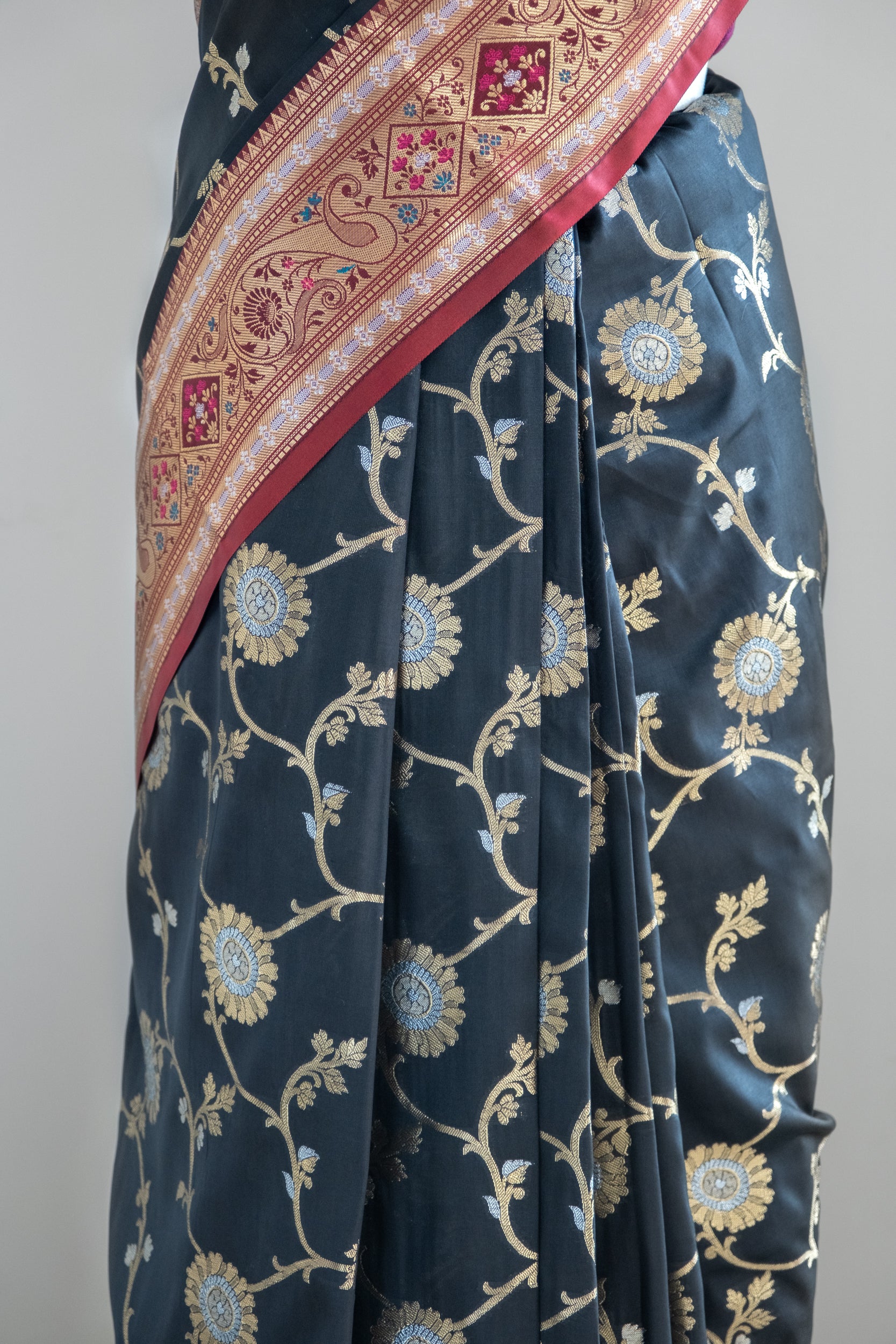 Pavani Banarasi Saree- Jagmag
