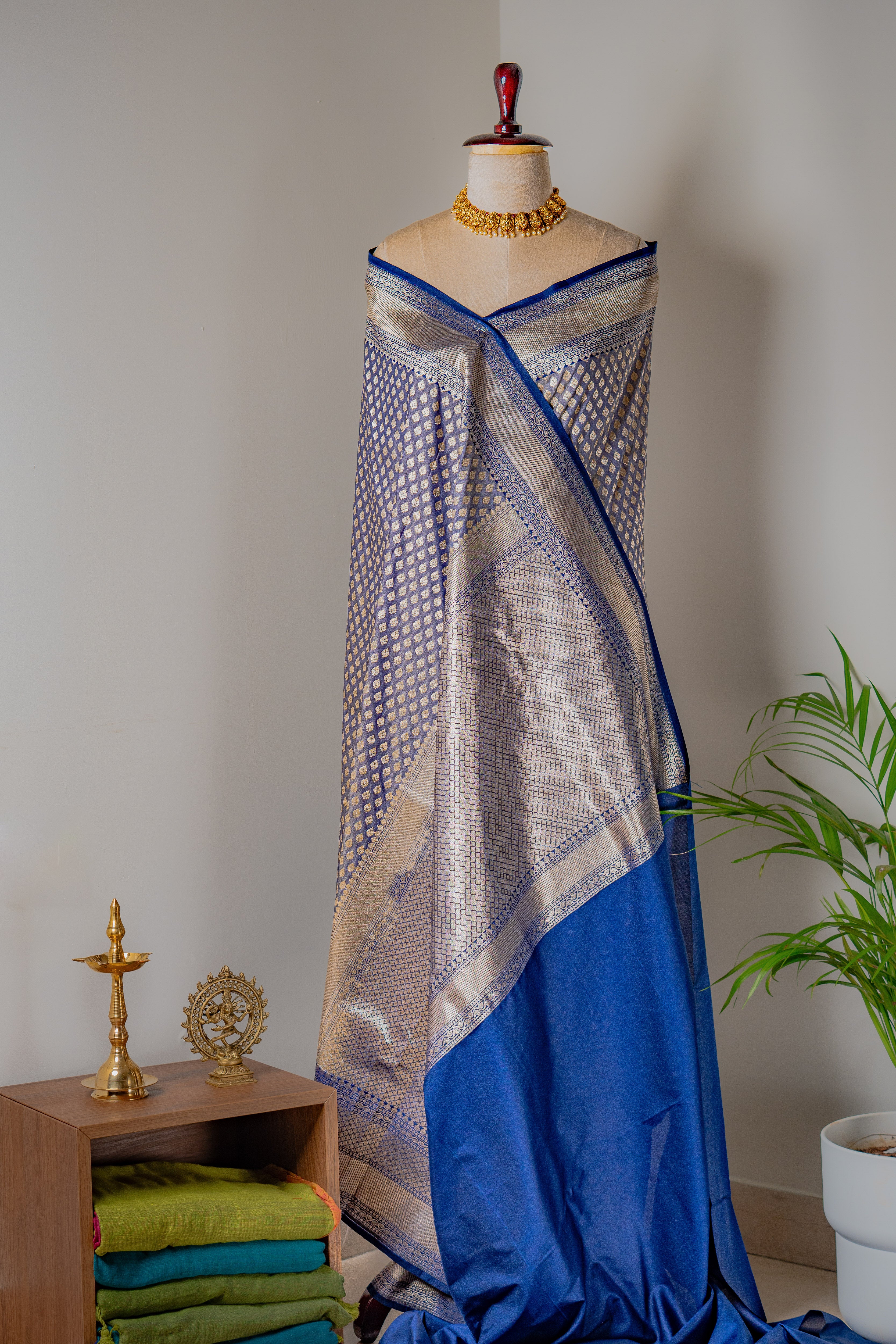 Nilaya Banarasi Saree- Jagmag