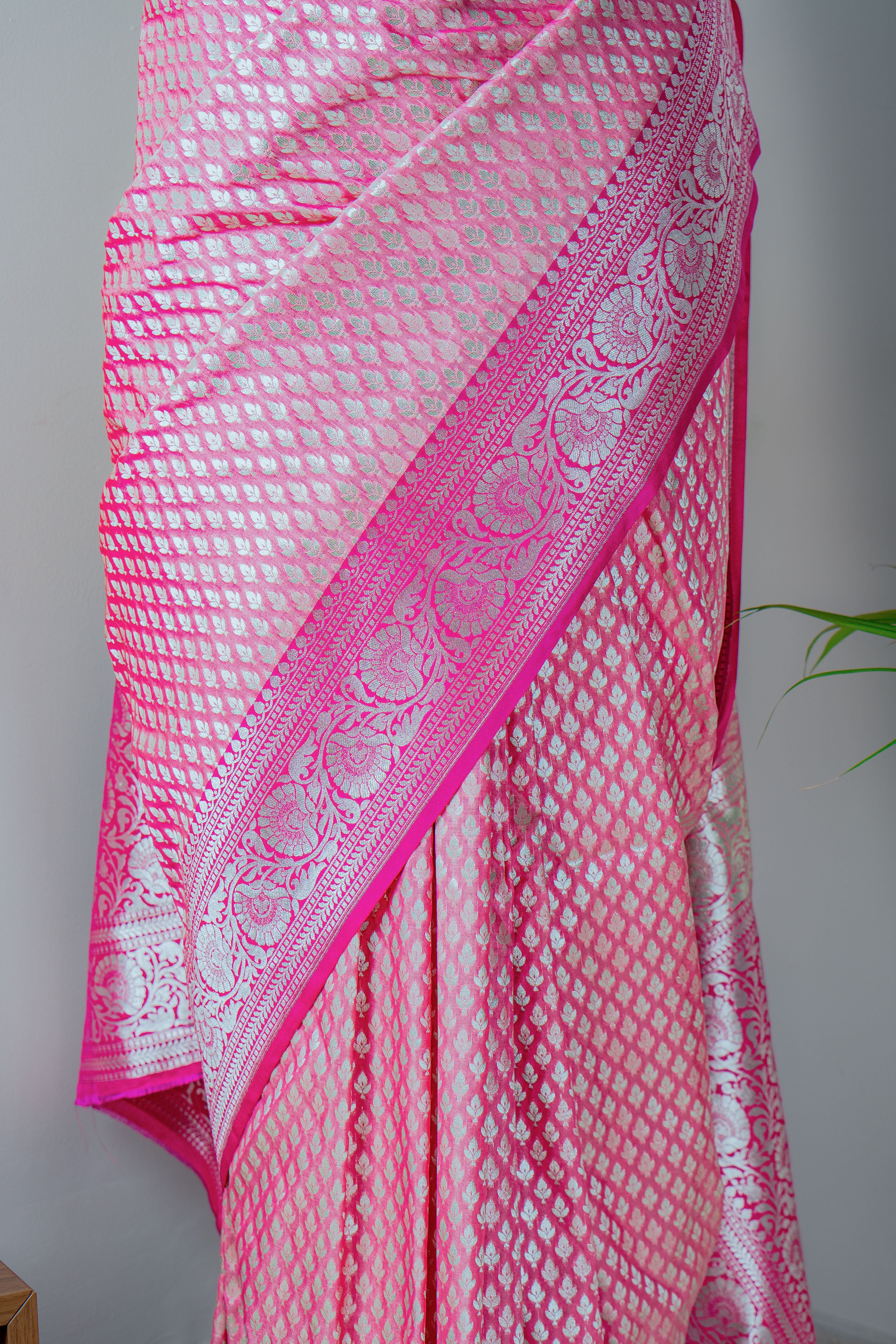 Noor Banarasi Saree- Jagmag