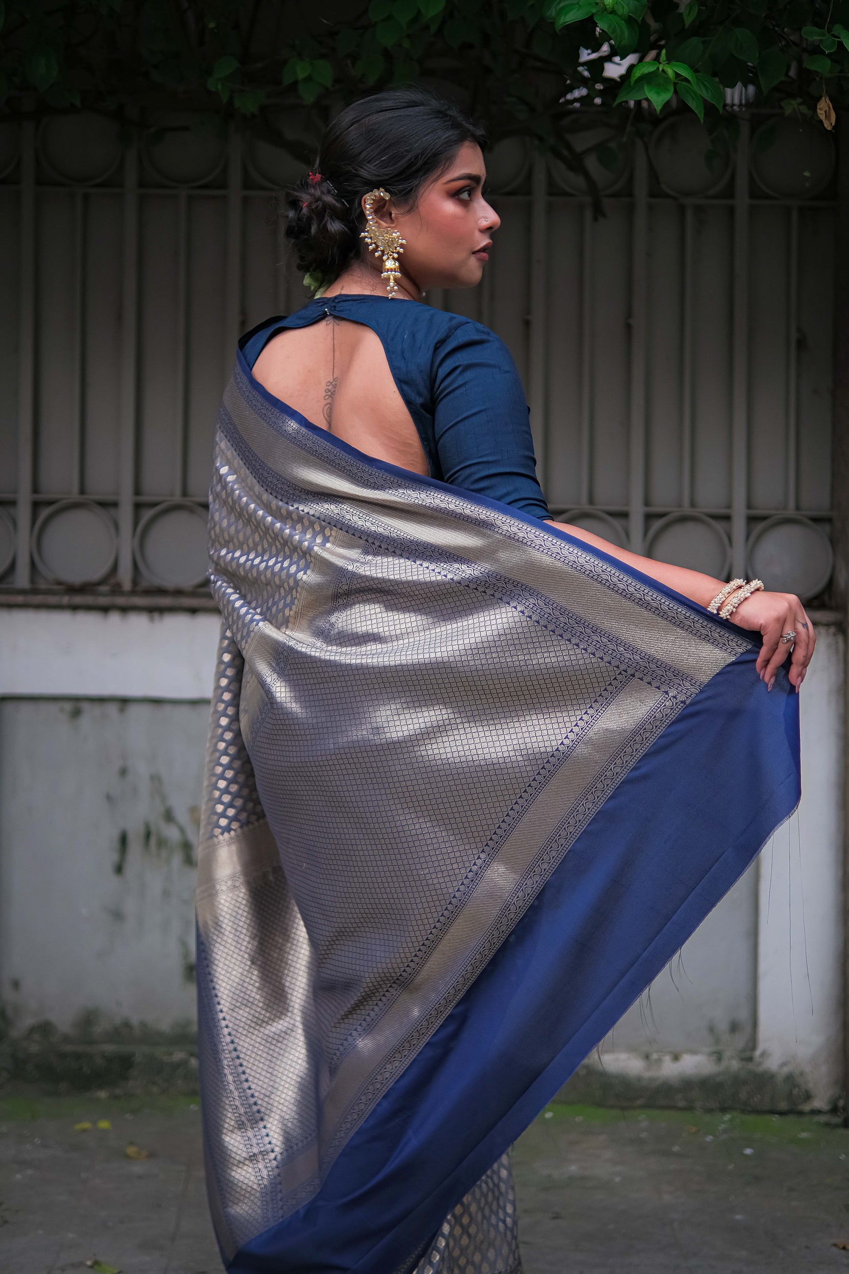 Nilaya Banarasi Saree- Jagmag