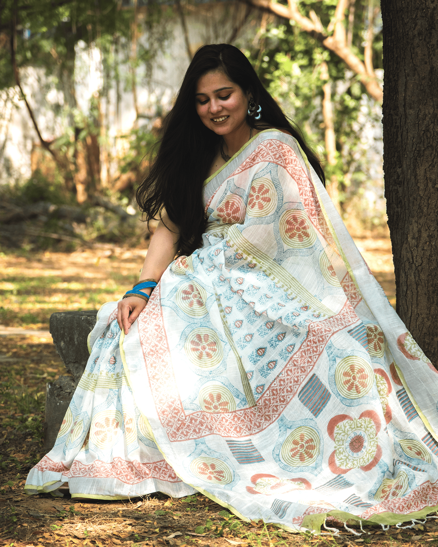 Aparājitā (अपराजिता) Linen  Saree